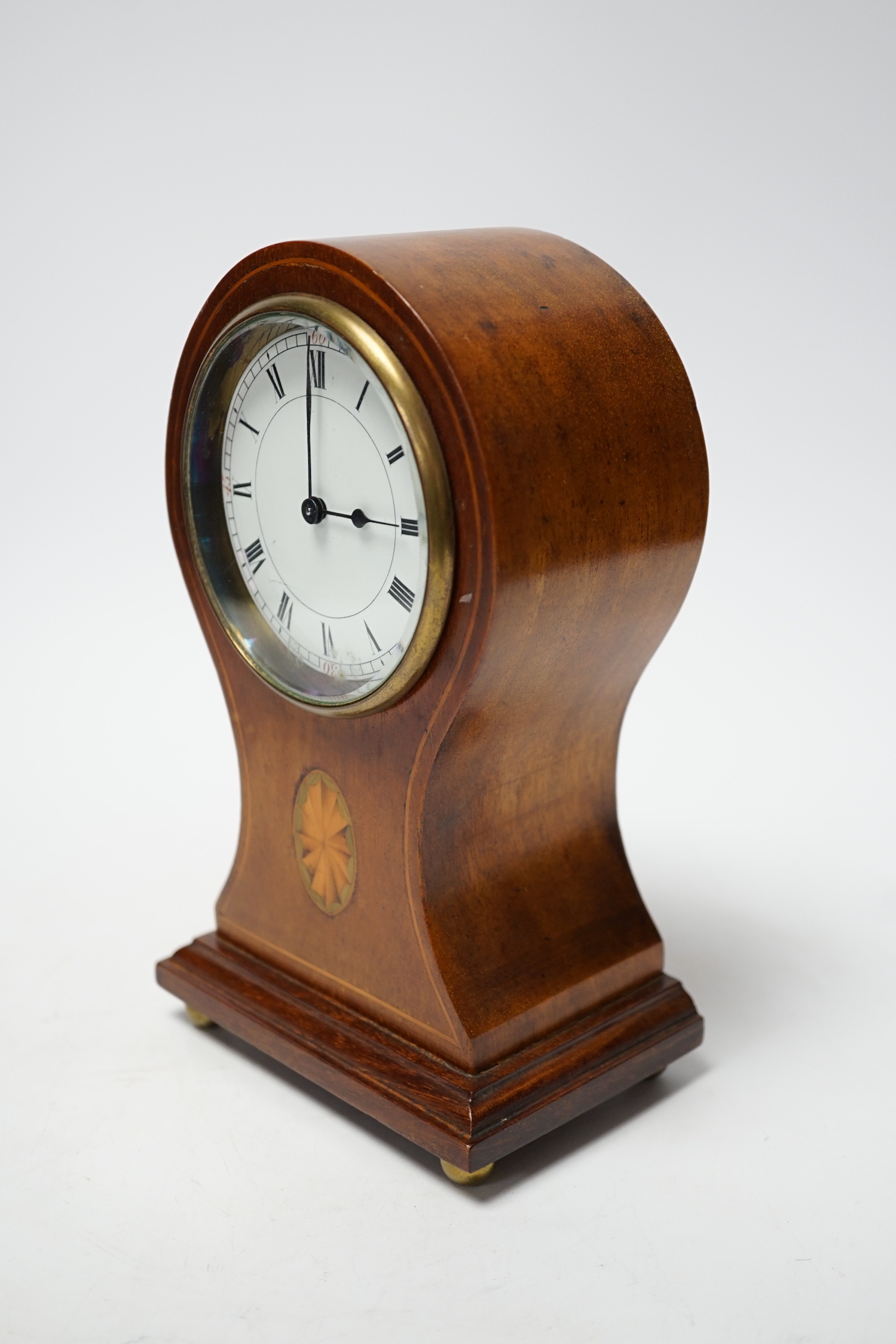 An early 20th century inlaid balloon mantel clock, 21cm